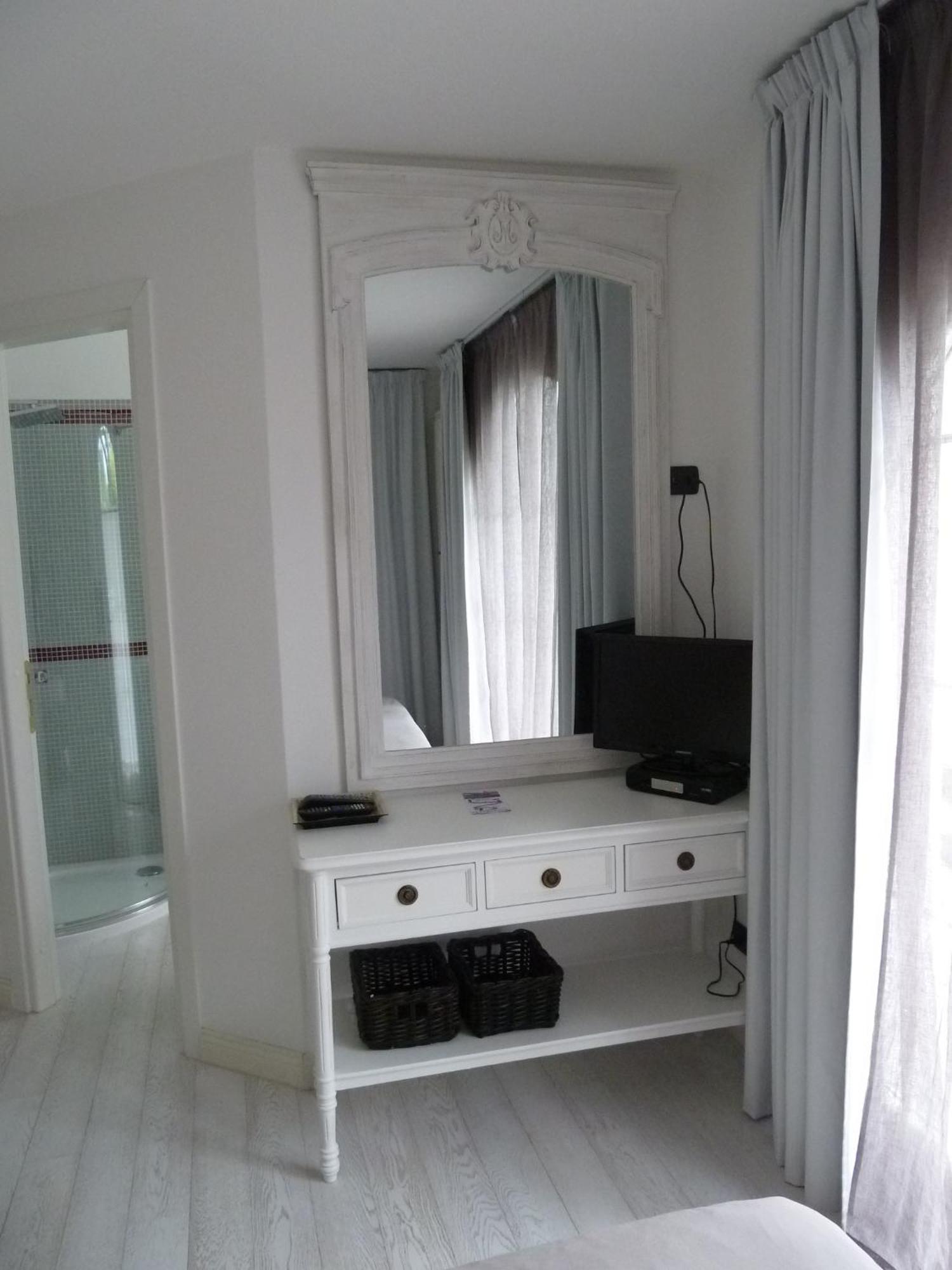 Caterina.C B&B Val della Torre Rum bild